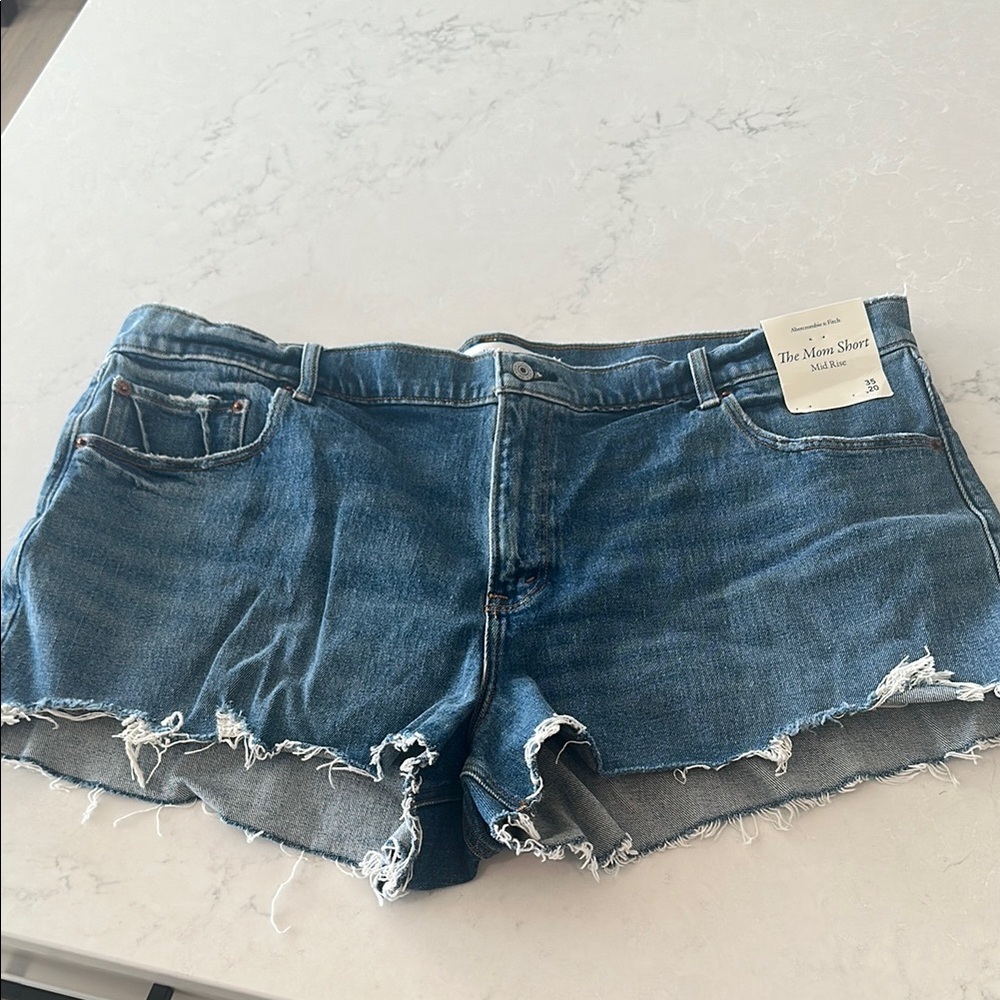 Abercrombie & Fitch Mom Short